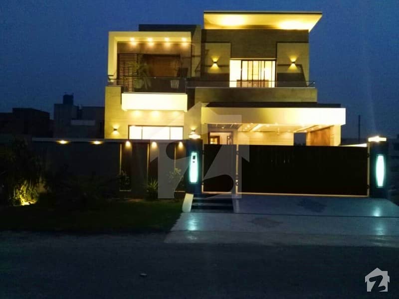 10 Marla Brand New Superb New Luxury Bungalow For Sale Prime Location