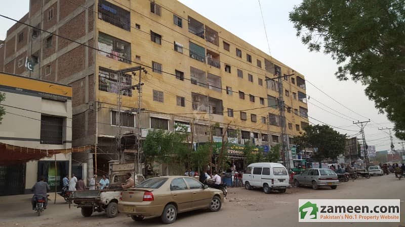 Flat On Main Road Latifabad No 08 Flat On Main Road Latifabad No 08