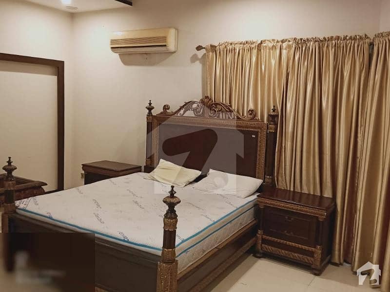 ڈی ایچ اے فیز 5 - بلاک ڈی فیز 5 ڈیفنس (ڈی ایچ اے) لاہور میں 4 کمروں کا 10 مرلہ مکان 3.3 کروڑ میں برائے فروخت۔
