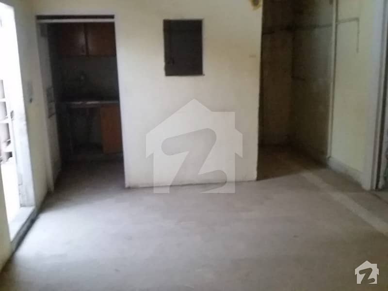 900 SQ FIT 3RD FLOOR PORTION ROOF TARACE 2 ROOMS BUFER ZONE 15B