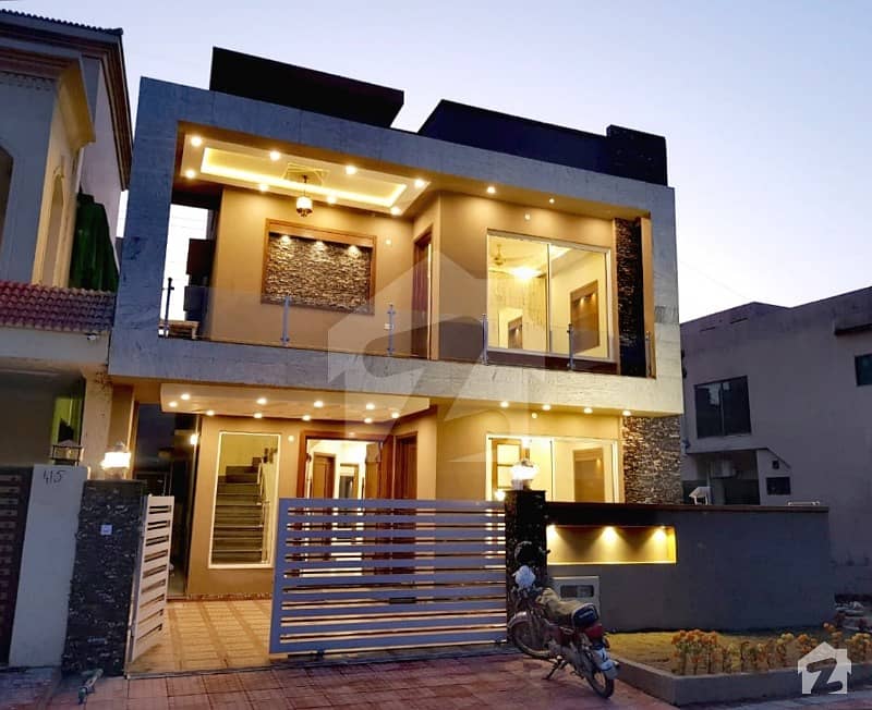 Out Class Ten Marla House For Sale In Bahria Town