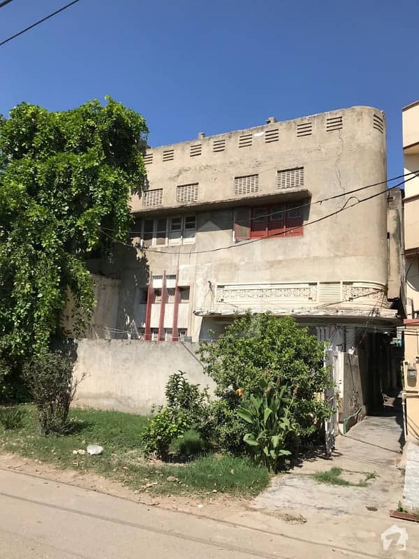 12 Marla Facing Park Old House For Sale Samanabad Block N, Samanabad