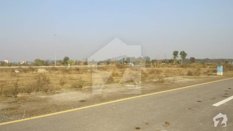 21 Marla Corner Plot Near Park 100 By 80 Feet Road Owner Needy Price Final Meeting With Owner Possible