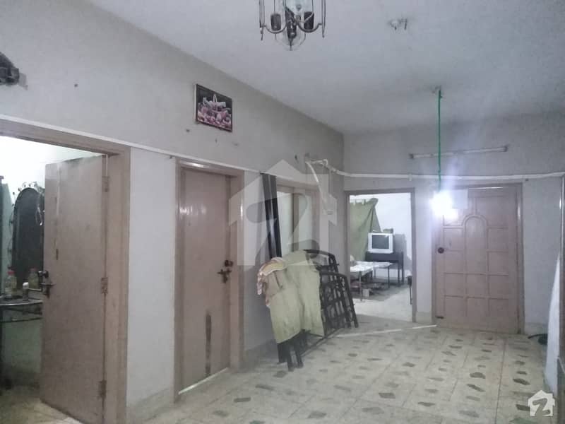 کورنگی کراچی میں 9 کمروں کا 5 مرلہ مکان 95 لاکھ میں برائے فروخت۔