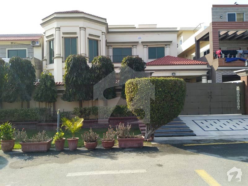 این ایف سی 1 لاہور میں 5 کمروں کا 1 کنال مکان 3.49 کروڑ میں برائے فروخت۔