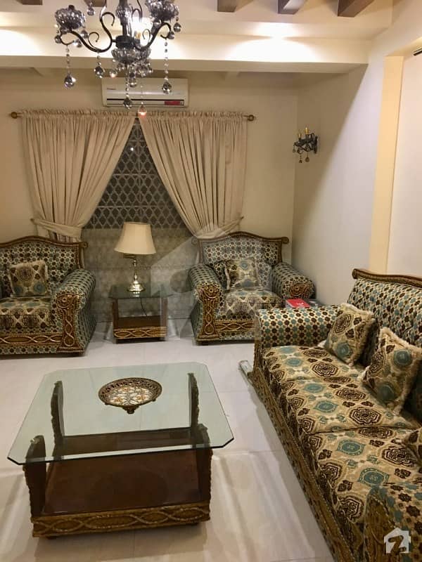 کلفٹن ۔ بلاک 2 کلفٹن کراچی میں 4 کمروں کا 9 مرلہ فلیٹ 2.75 کروڑ میں برائے فروخت۔