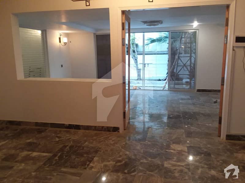 1100 sqyd bungalow for rent at Tipu Sultan Road