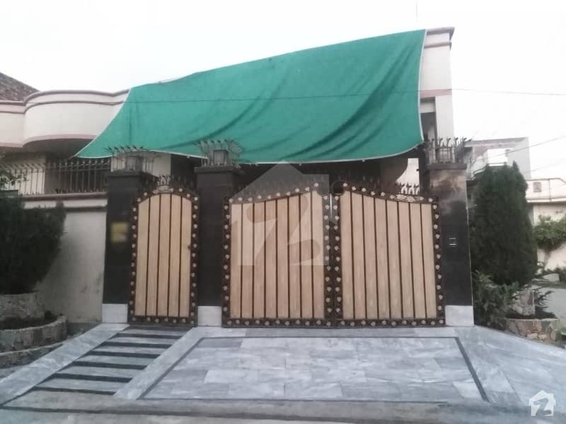 مرغزار آفیسرز کالونی لاہور میں 3 کمروں کا 12 مرلہ مکان 1.7 کروڑ میں برائے فروخت۔