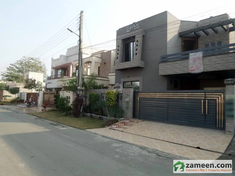 House Is Available For Sale In Tariq Gardens