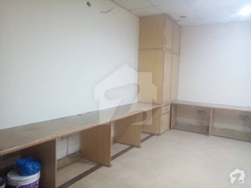4 Marla 2nd Floor Commercial Office Is Available At Excellent Location