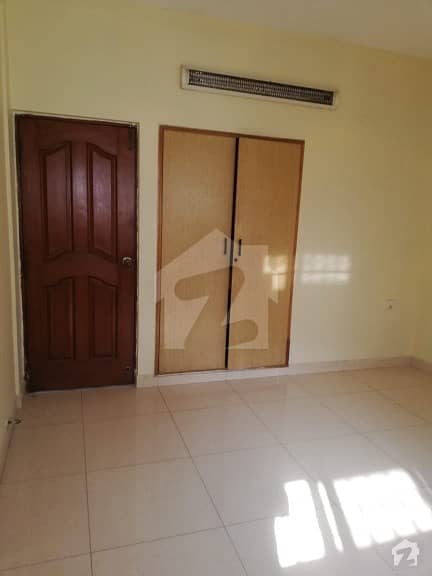 Clifton Garden - 1st Floor Flat is Available For Rent.