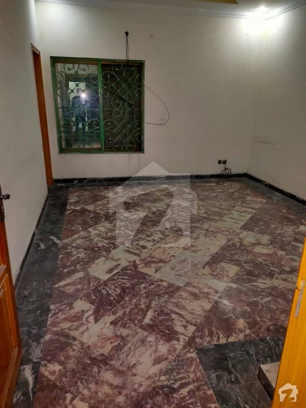 ریوینیو سوسائٹی لاہور میں 2 کمروں کا 10 مرلہ فلیٹ 55 ہزار میں کرایہ پر دستیاب ہے۔