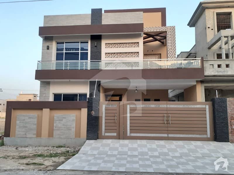10 marla 5 Bedrooms Brand new house on Ideal location in Block A Central park Housing Society