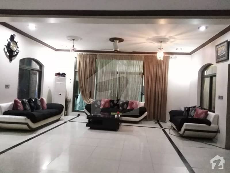 کینٹ ویو سوسائٹی لاہور میں 5 کمروں کا 10 مرلہ مکان 1.6 کروڑ میں برائے فروخت۔