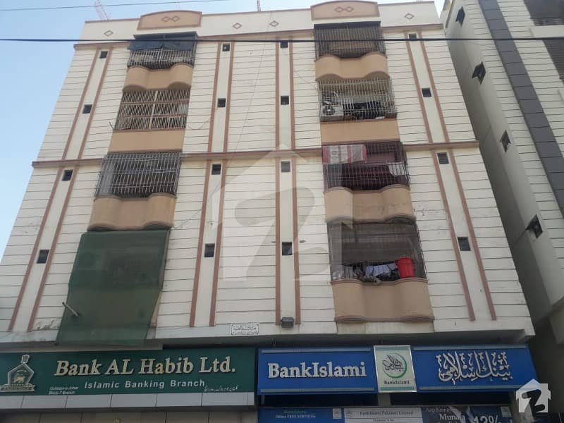 Three Bed Dd Flat  Available For Sale In Obaed Arcade Sb13 Block 7 At Main University Road Gulstanejohar