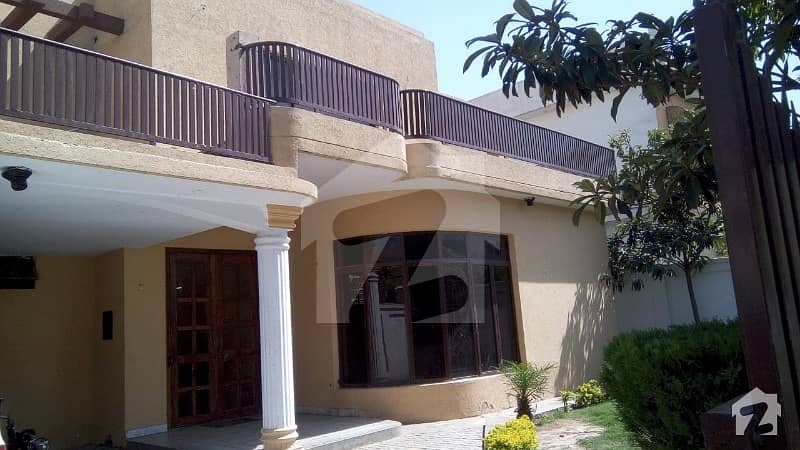 1 Kanal Old House For Sale In Phase 2  Good Condition