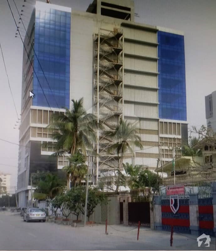 کلفٹن ۔ بلاک 9 کلفٹن کراچی میں 6.67 کنال دفتر 46 لاکھ میں کرایہ پر دستیاب ہے۔