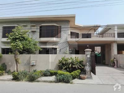 عسکری 9 عسکری لاہور میں 3 کمروں کا 12 مرلہ مکان 65 ہزار میں کرایہ پر دستیاب ہے۔ عسکری 9 عسکری لاہور میں 3 کمروں کا 12 مرلہ مکان 65 ہزار میں کرایہ پر دستیاب ہے۔