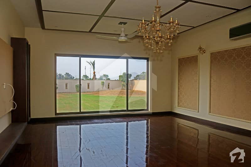 انٹرنیشنل سٹی کنٹری ھومز لاہور میں 6 کمروں کا 4 کنال مکان 8 کروڑ میں برائے فروخت۔