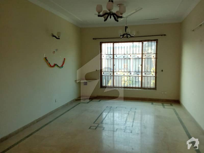 3 Bed Upper Portion Is Available For Rent
