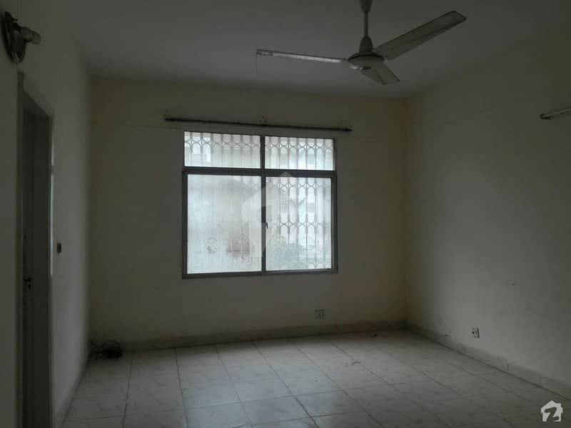 Apartment For Sale 2400 Sq Ft Area