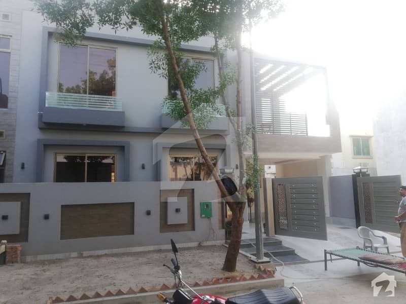 8 Marla House For Rent In Umar Block Sector B Bahria Town Lahore