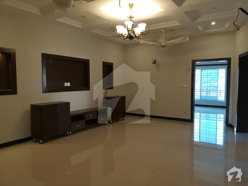 A Good Condition Gbasement Portion For Rent DHA 1