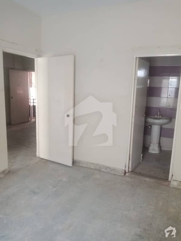 Flat For Sale Bufferzone - Sector 15-A/1
