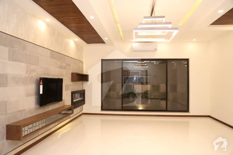 ONE KANAL DESIGNER BUNGALOW FOR SALE