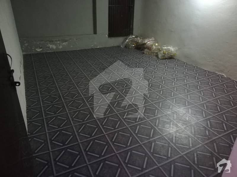 A SPACIOUS SINGLE ROOM WITH BATH ROOM AVAILABLE FOR RENT IN MUSTAFA TOWN