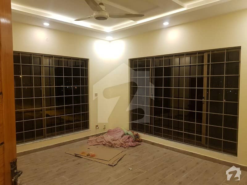 بحریہ ٹاؤن راولپنڈی راولپنڈی میں 4 کمروں کا 12 مرلہ مکان 2.65 کروڑ میں برائے فروخت۔