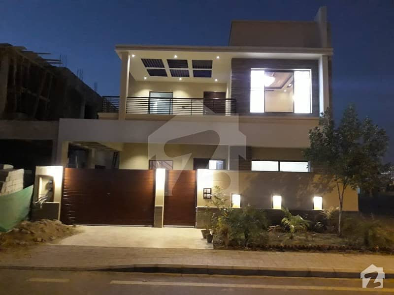 Super Luxury Villa Available For Sale Precinct 1