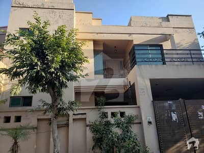سعید کالونی - نیو گارڈن بلاک سعید کالونی فیصل آباد میں 4 کمروں کا 7 مرلہ مکان 1.69 کروڑ میں برائے فروخت۔ سعید کالونی - نیو گارڈن بلاک سعید کالونی فیصل آباد میں 4 کمروں کا 7 مرلہ مکان 1.69 کروڑ میں برائے فروخت۔