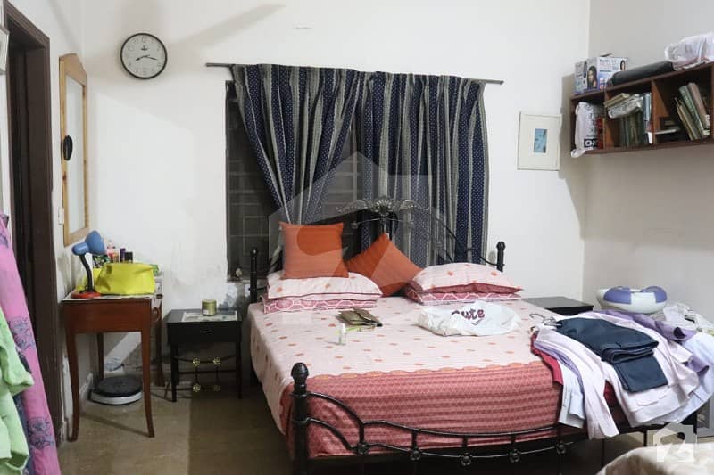 کنال برگ لاہور میں 4 کمروں کا 6 مرلہ مکان 1.25 کروڑ میں برائے فروخت۔