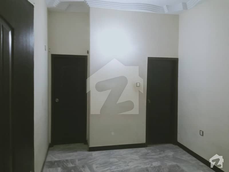 ناظم آباد کراچی میں 2 کمروں کا 3 مرلہ بالائی پورشن 18 ہزار میں کرایہ پر دستیاب ہے۔