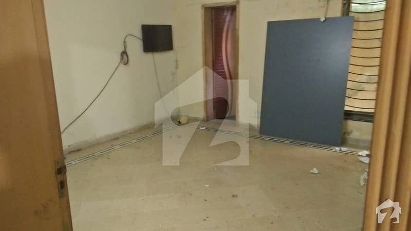پی سی ایس آئی آر ہاؤسنگ سکیم فیز 2 پی سی ایس آئی آر ہاؤسنگ سکیم لاہور میں 4 کمروں کا 10 مرلہ مکان 2.4 کروڑ میں برائے فروخت۔