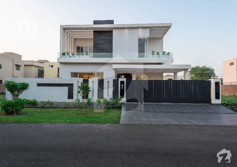 Designer Solid And Stylish Construction Near Park Owner Needy Designer Solid And Stylish Construction Near Park Owner Needy