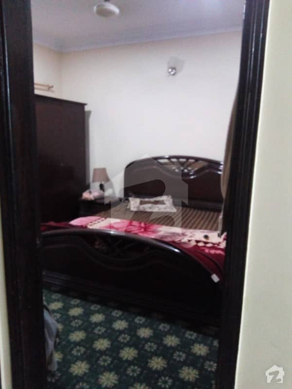 پی آئی بی کالونی کراچی میں 2 کمروں کا 4 مرلہ فلیٹ 80 لاکھ میں برائے فروخت۔