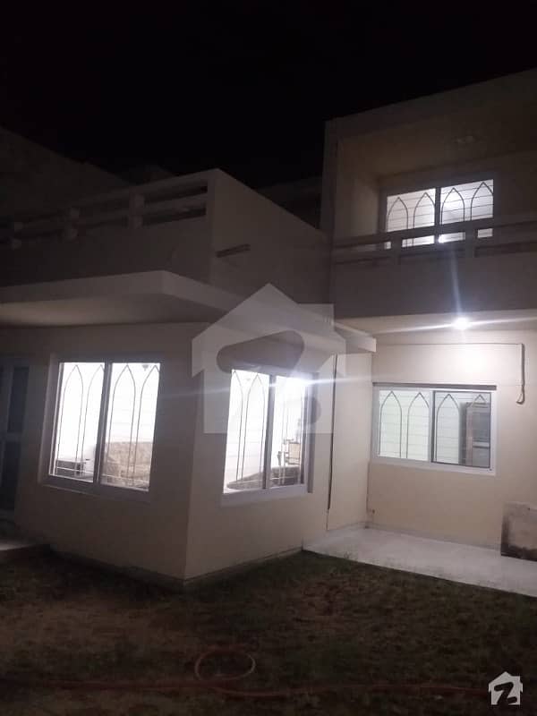 Town House 4 Bedrooms DD For Rent In Clifton Near Ocean Mall Do Talwar