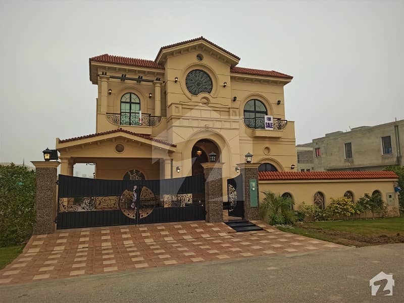 ONE KANAL ROYAL SOLID HOUSE FOR SALE AT REASONABLE DEMAND IN THE HEART OF DHA LAHORE CANTT