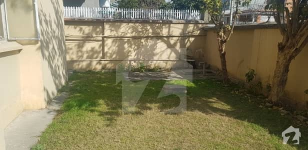 آئی ۔ 8/2 آئی ۔ 8 اسلام آباد میں 2 کمروں کا 12 مرلہ مکان 4.1 کروڑ میں برائے فروخت۔ آئی ۔ 8/2 آئی ۔ 8 اسلام آباد میں 2 کمروں کا 12 مرلہ مکان 4.1 کروڑ میں برائے فروخت۔