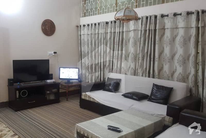 نارتھ ناظم آباد ۔ بلاک این نارتھ ناظم آباد کراچی میں 6 کمروں کا 11 مرلہ مکان 3.75 کروڑ میں برائے فروخت۔