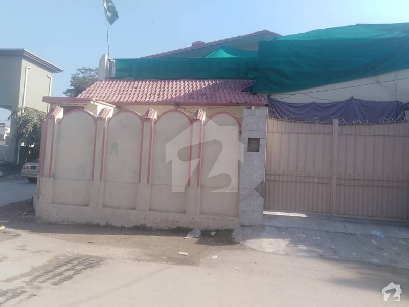 حیات آباد فیز 2 - جی4 حیات آباد فیز 2 حیات آباد پشاور میں 6 کمروں کا 10 مرلہ مکان 2.28 کروڑ میں برائے فروخت۔