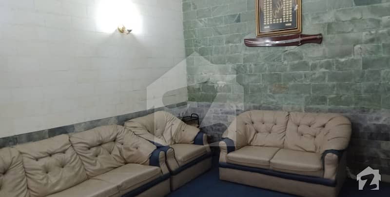 یونیورسٹی روڈ کراچی میں 3 کمروں کا 5 مرلہ مکان 1.6 کروڑ میں برائے فروخت۔