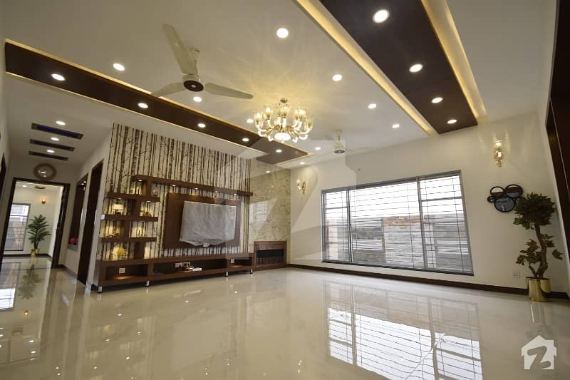 01 Kanal Beautiful Bungalow Available For Rent In DHA Phase 5