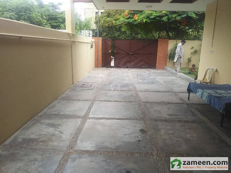Saddar Preedy Street 4000 Sq. Ft Warehouse For Rent Saddar Preedy Street 4000 Sq. Ft Warehouse For Rent