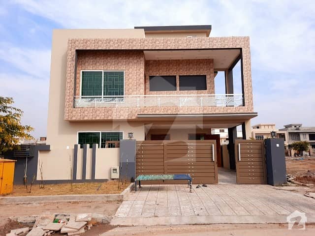 Brand new 10 Marla Double unit House For Rent in Bahria Town