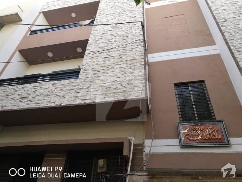 بہادر آباد گلشنِ اقبال ٹاؤن کراچی میں 8 مرلہ عمارت 7.5 کروڑ میں برائے فروخت۔