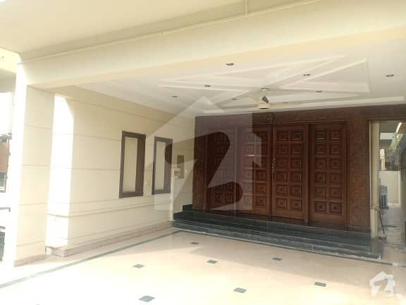 F7 House Is Available For Sale 6 Bed Rooms