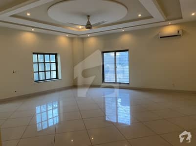 Grand Luxury Apartment Is Available For Rent